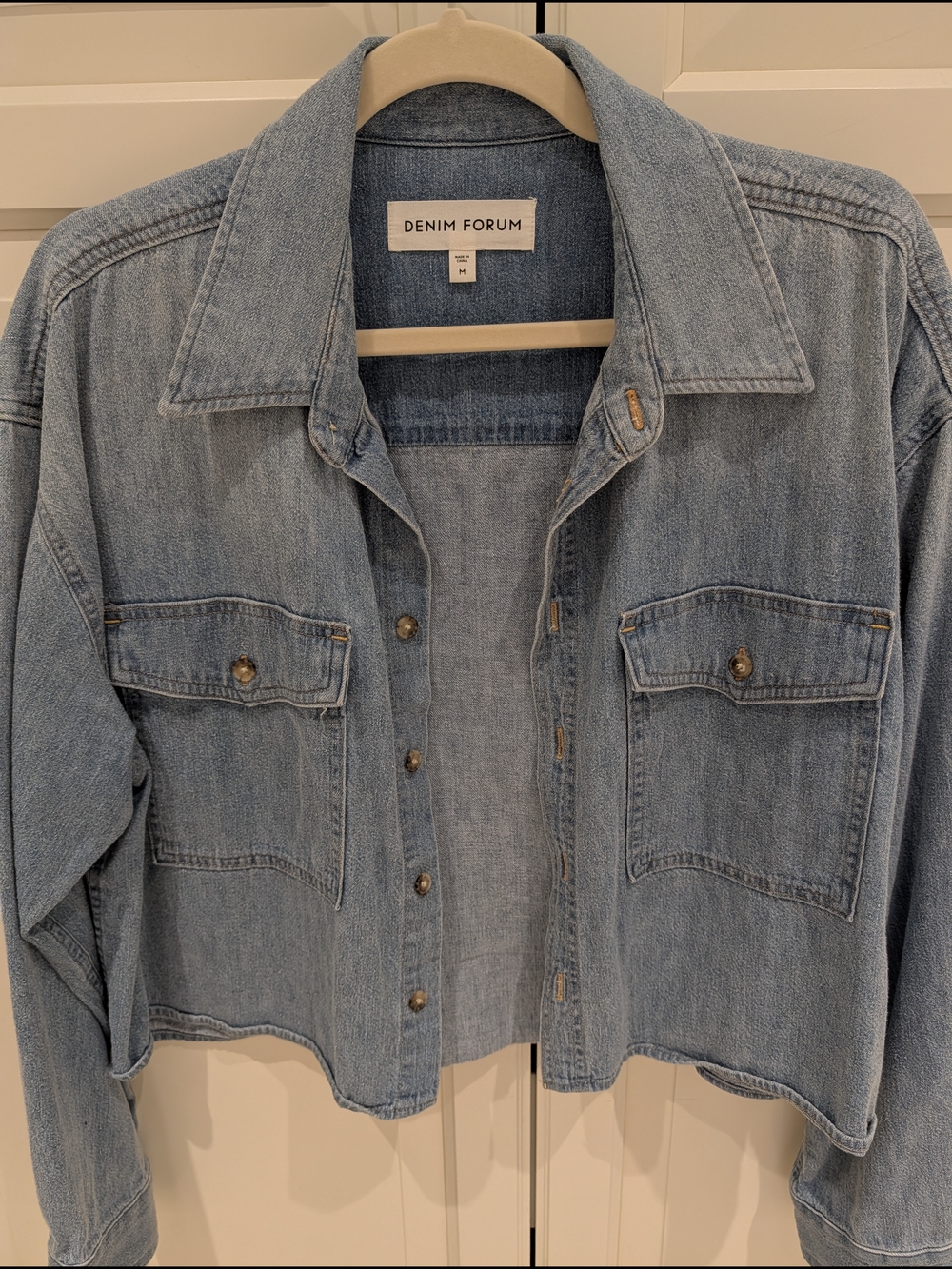 ARITZIA - Denim Forum Light Wash Cropped Denim Shirt Size M